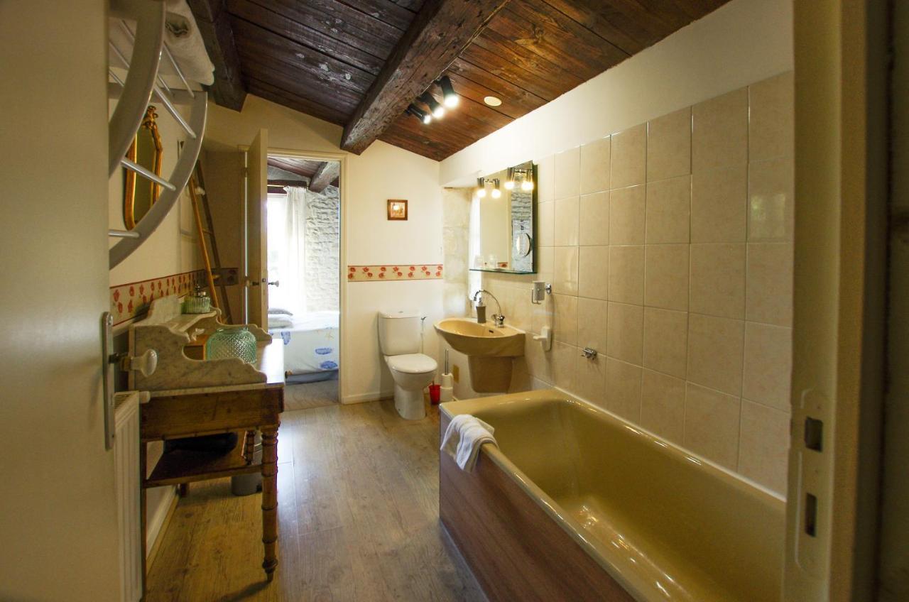 Bed and Breakfast Logis Saint Leonard Dompierre-sur-Mer Экстерьер фото