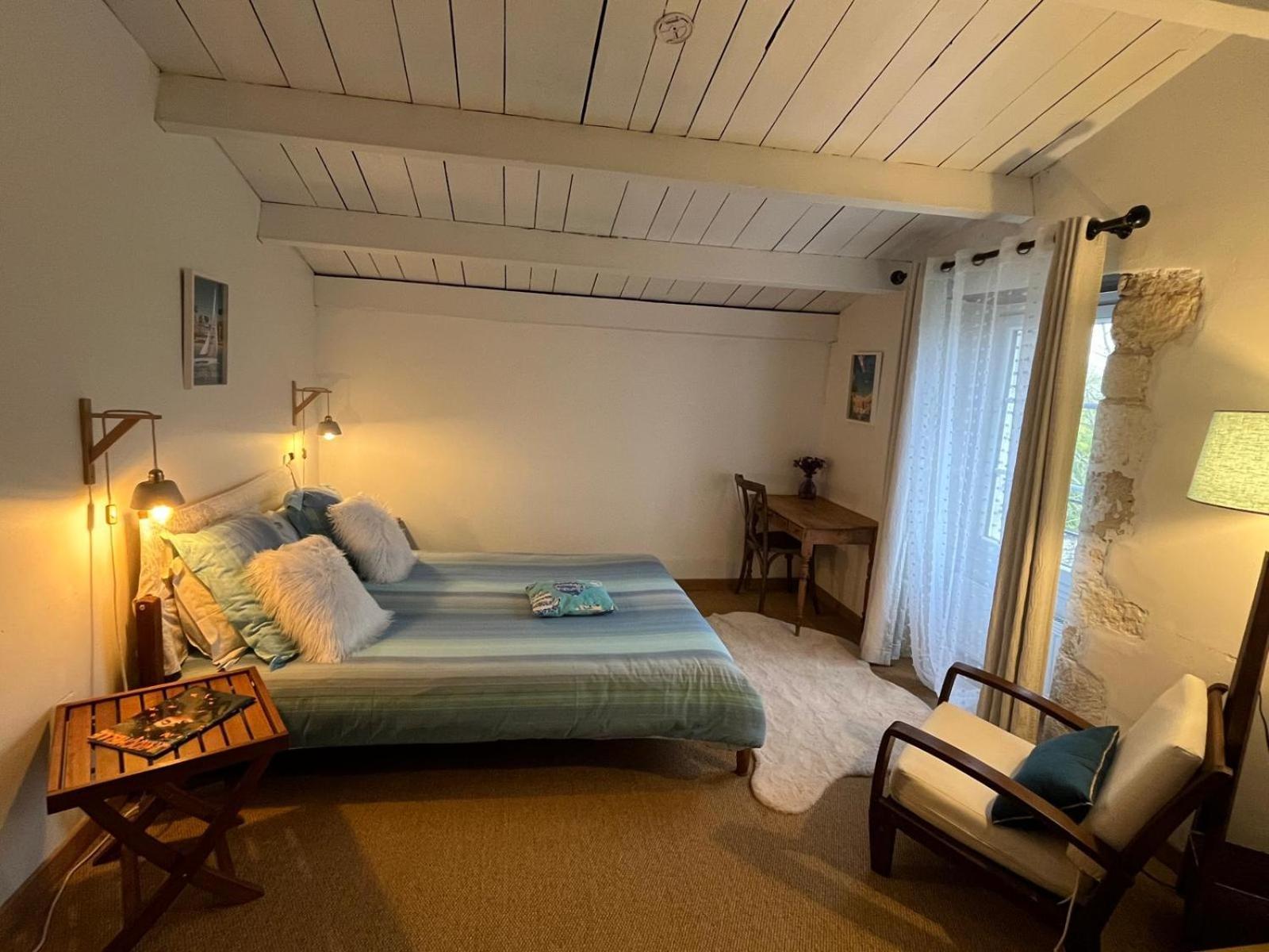 Bed and Breakfast Logis Saint Leonard Dompierre-sur-Mer Экстерьер фото