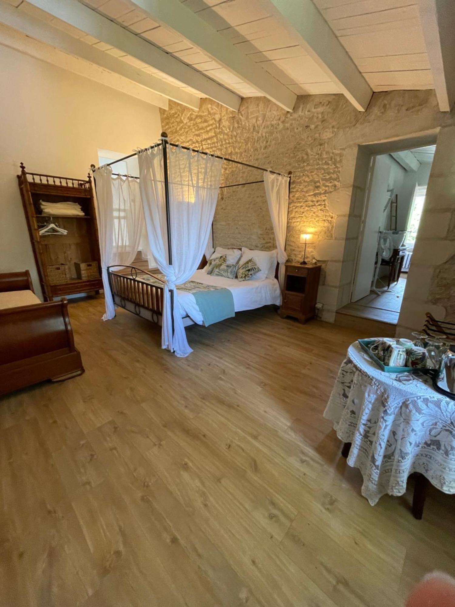 Bed and Breakfast Logis Saint Leonard Dompierre-sur-Mer Экстерьер фото